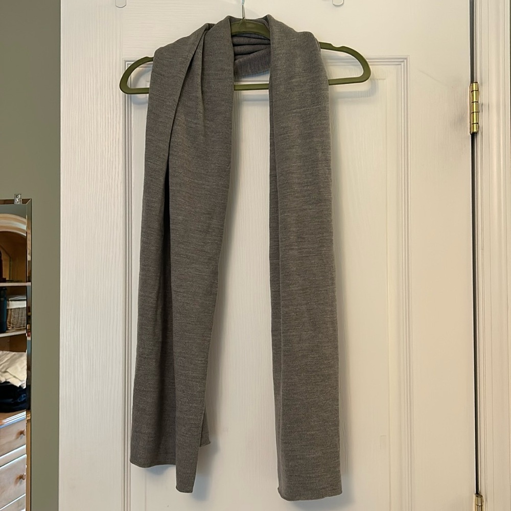 Lululemon gray merino wool scarf
